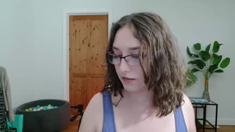 Snapshot of naughtyrapunzel7 chatting on December 9, 12:19 pm Ella - Naughty Rapunzel online show from December 9, 12:19 pm