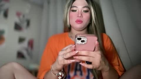 Snapshot of naughtyrosecum chatting on December 24, 8:11 am Rose Wilson online show from December 24, 8:11 am