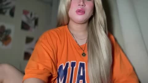 Snapshot of naughtyrosecum chatting on December 30, 3:36 am Rose Wilson online show from December 30, 3:36 am