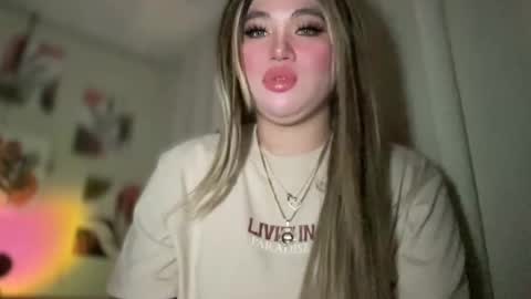 Snapshot of naughtyrosecum chatting on February 22, 7:34 am Rose Wilson online show from February 22, 7:34 am