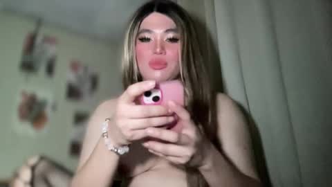 Snapshot of naughtyrosecum chatting on February 27, 7:44 am Rose Wilson online show from February 27, 7:44 am