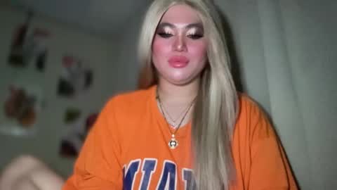 Snapshot of naughtyrosecum chatting on February 28, 1:03 pm Rose Wilson online show from February 28, 1:03 pm