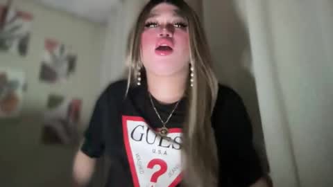 Snapshot of naughtyrosecum chatting on March 10, 2:37 pm Rose Wilson online show from March 10, 2:37 pm