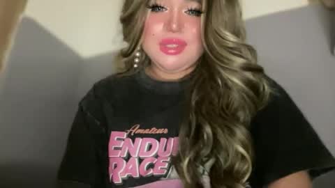 Snapshot of naughtyrosecum chatting on September 18, 4:42 pm Rose Wilson online show from September 18, 4:42 pm