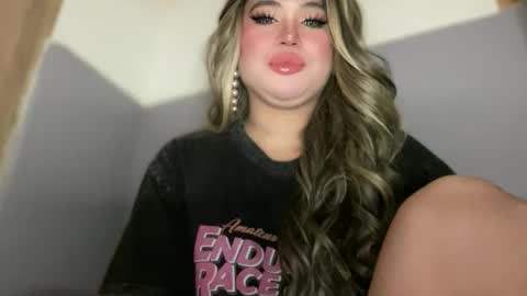 Snapshot of naughtyrosecum chatting on September 21, 11:01 am Rose Wilson online show from September 21, 11:01 am