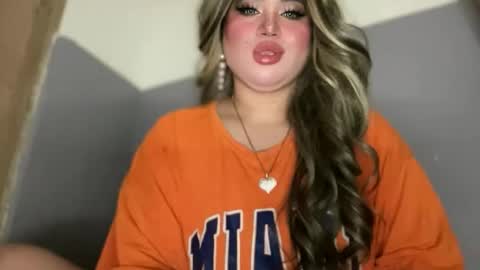 Snapshot of naughtyrosecum chatting on October 11, 1:53 pm Rose Wilson online show from October 11, 1:53 pm