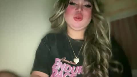 Snapshot of naughtyrosecum chatting on October 21, 6:41 pm Rose Wilson online show from October 21, 6:41 pm