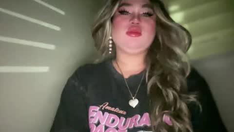 Snapshot of naughtyrosecum chatting on October 23, 10:58 am Rose Wilson online show from October 23, 10:58 am