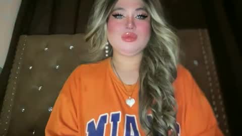 Snapshot of naughtyrosecum chatting on October 30, 2:46 am Rose Wilson online show from October 30, 2:46 am