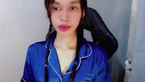 Snapshot of naughtysunshinepinay chatting on September 27, 8:19 am Celine online show from September 27, 8:19 am
