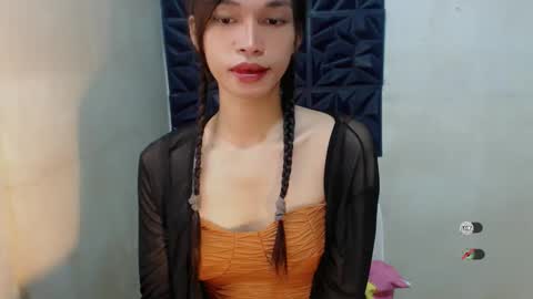 Snapshot of naughtysunshinepinay chatting on October 18, 5:10 am Celine online show from October 18, 5:10 am
