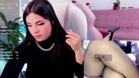 Snapshot of naugthyelli chatting on December 23, 12:57 am online show from December 23, 12:57 am