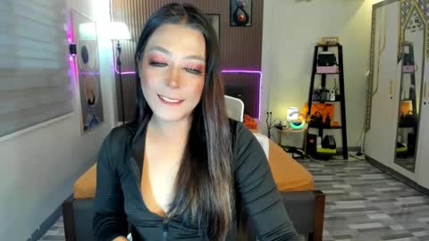 Snapshot of naugtycummer69 chatting on April 11, 3:33 am JAY online show from April 11, 3:33 am