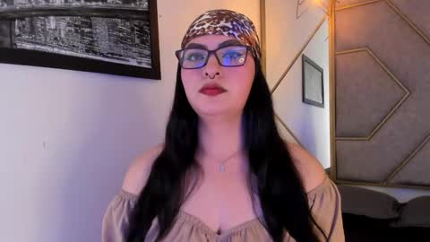 Snapshot of navannycattan chatting on November 9, 6:01 am NavannyCattan online show from November 9, 6:01 am