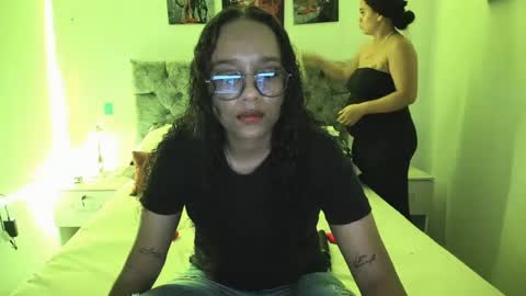 Snapshot of nay_and_aleja chatting on June 15, 1:08 am nay_and_aleja online show from June 15, 1:08 am