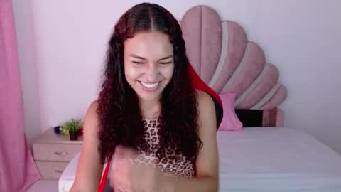 naya_fox1 online show from February 2, 9:46 pm