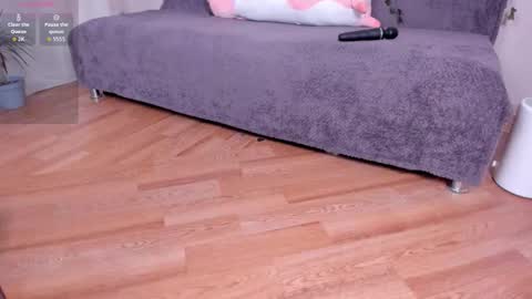 Kira online show from March 5, 9:11 pm