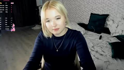 nayalina online show from April 22, 3:09 am