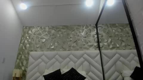 nayara_macherano online show from October 31, 11:22 am