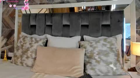    online show from November 10, 11:42 am