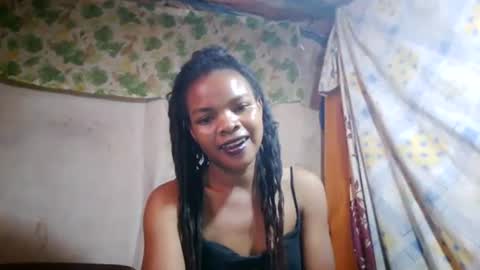 Snapshot of naylah313 chatting on June 15, 6:04 am Nayla online show from June 15, 6:04 am