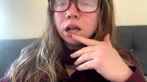 Nealiana online show from December 2, 7:49 pm