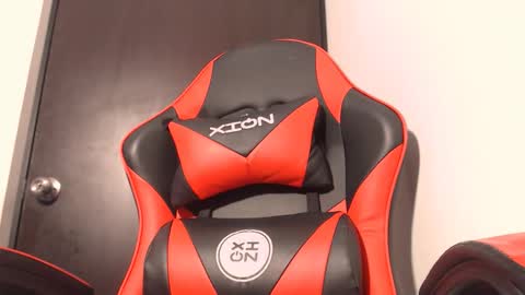 Laura   online show from October 9, 8:29 pm