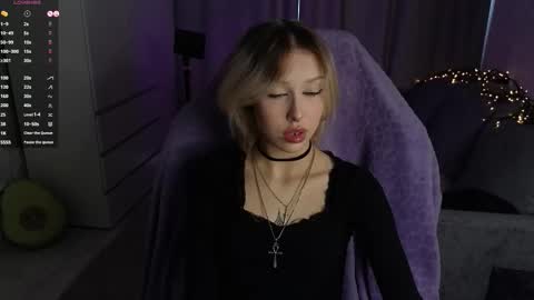 nebu1anymph online show from October 7, 8:11 am