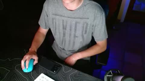 tootired online show from March 25, 6:41 am