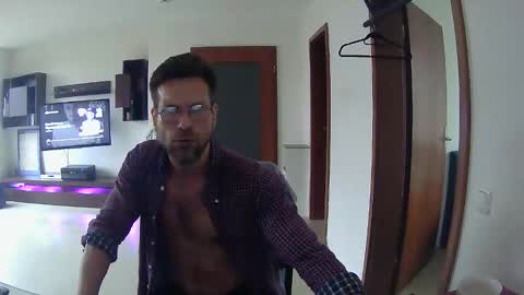 Sebastian online show from November 8, 7:19 am