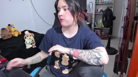 Geek Nicole    im Neeko UwU online show from April 19, 6:10 pm