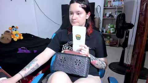 Geek Nicole    im Neeko UwU online show from May 24, 10:04 pm