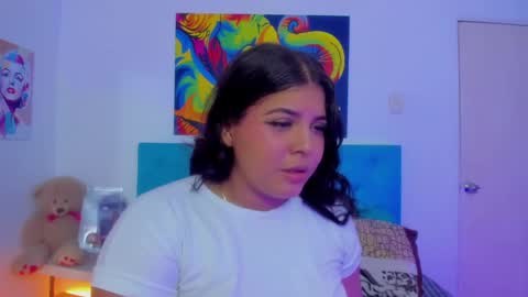 Snapshot of neferet_opal chatting on October 1, 1:00 am neferet_opal online show from October 1, 1:00 am