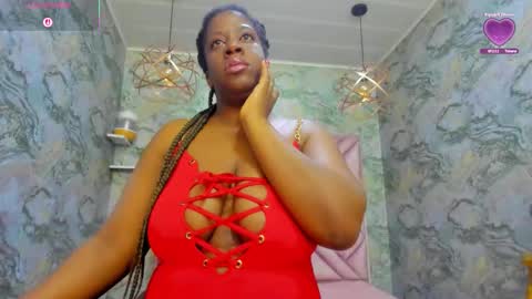 Snapshot of neffertiry_ebonny chatting on November 19, 6:02 am Nefer online show from November 19, 6:02 am