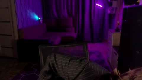 Snapshot of neganxxl chatting on November 27, 4:03 am Negan online show from November 27, 4:03 am