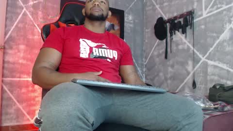 negritomeloso_k18 online show from October 21, 12:17 pm