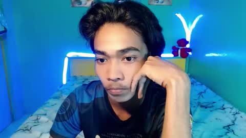 neil_asian69 online show from April 19, 11:51 pm