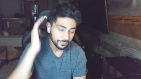 Snapshot of neilsing chatting on May 13, 2:42 am neil online show from May 13, 2:42 am