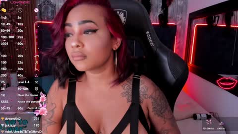 Miah online show from February 5, 7:53 pm