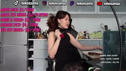 Snapshot of nekoxwaifu chatting on April 30, 9:26 am nekoxwaifu online show from April 30, 9:26 am