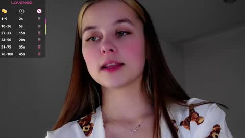 Snapshot of neldaaskins chatting on February 10, 1:24 am Lana online show from February 10, 1:24 am