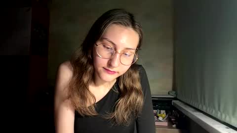 Mia online show from May 28, 6:38 pm