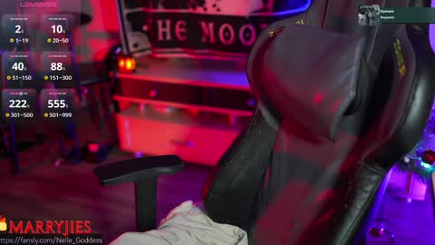    online show from January 3, 1:14 pm