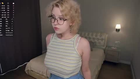Snapshot of nelly_gloss chatting on July 9, 7:56 am nelly_gloss online show from July 9, 7:56 am
