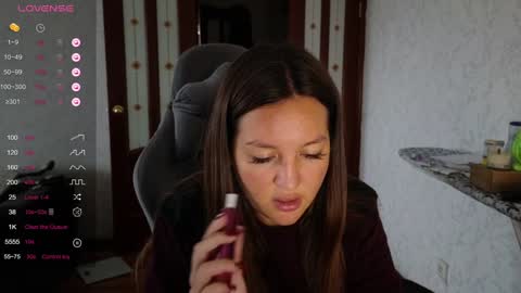 Snapshot of nellyfischer chatting on December 2, 8:52 am Nelly online show from December 2, 8:52 am