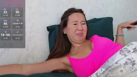 Snapshot of nellyfischer chatting on December 7, 8:44 am Nelly online show from December 7, 8:44 am