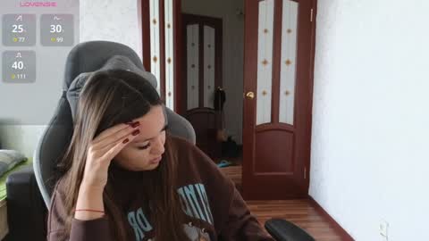 Snapshot of nellyfischer chatting on December 14, 9:29 am Nelly online show from December 14, 9:29 am