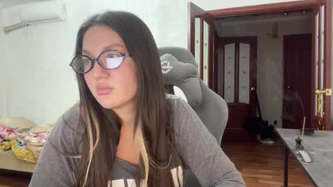 Snapshot of nellyfischer chatting on February 21, 8:27 pm Nelly online show from February 21, 8:27 pm