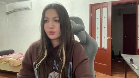 Snapshot of nellyfischer chatting on February 22, 8:09 pm Nelly online show from February 22, 8:09 pm