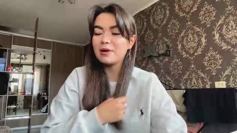 Ava online show from March 15, 8:31 am